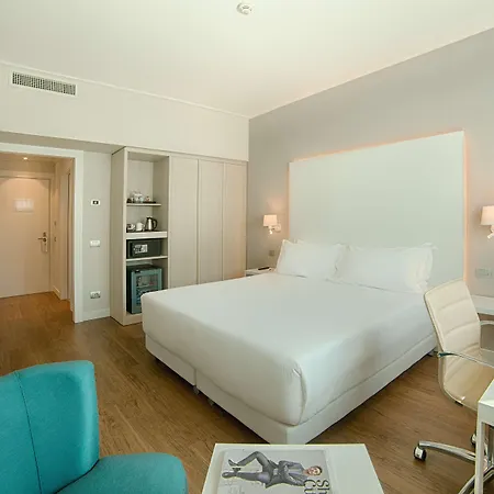 Nh Centro Hotel 4*