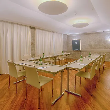 Hotel Nh Centro