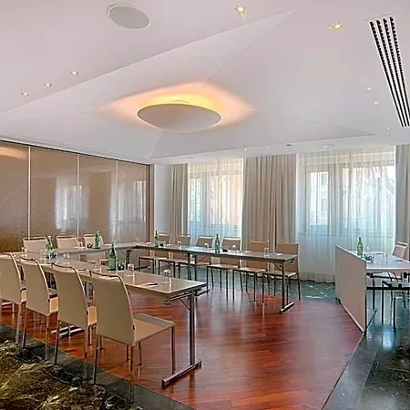 Hotel Nh Centro 4*
