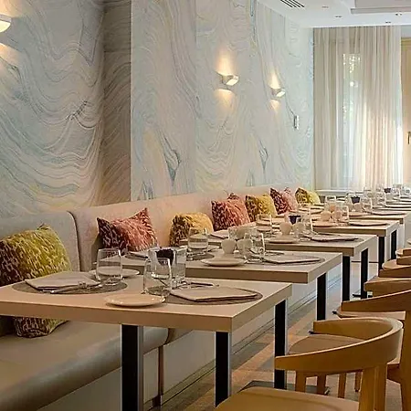 Nh Centro Hotel 4*
