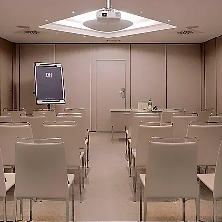 Nh Centro Hotel 4*