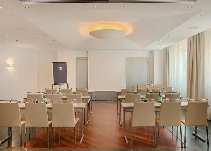 ホテル Nh セントロ 4*