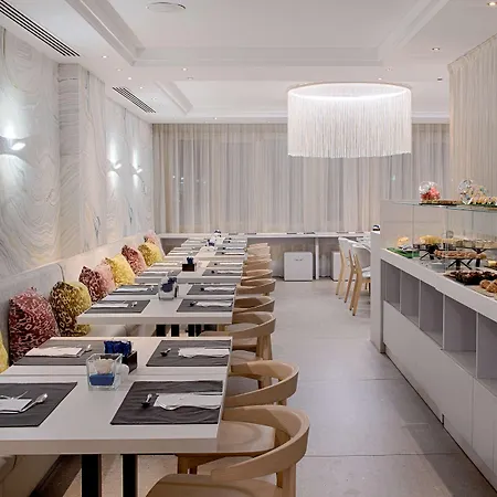 Nh Centro Hotel 4*