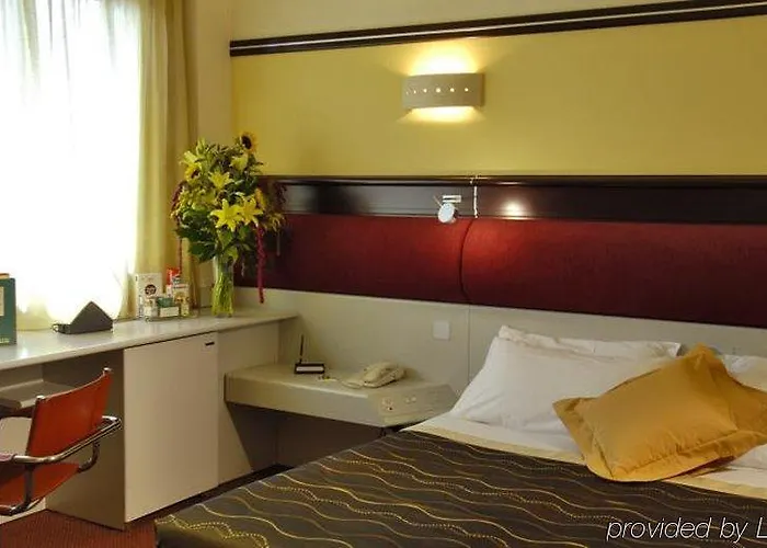 Nh Centro 4* טורינו