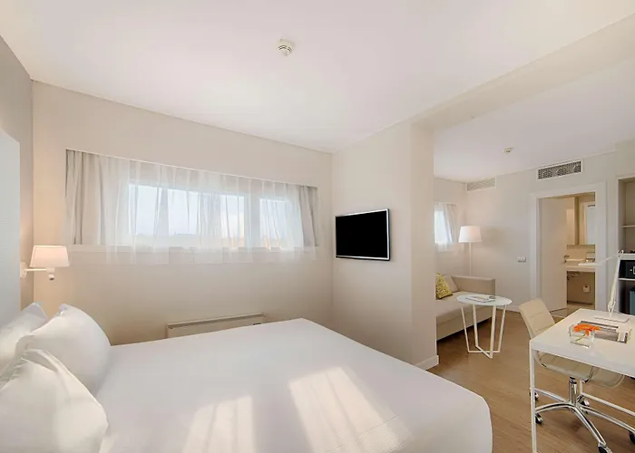 מלון Nh Centro 4*